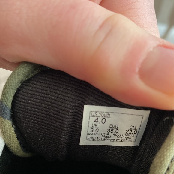 VANS Camo Lace Up Sneakers. Size 4.0 US Youth/ 5.5 Women’s  EUC - Picture 6 of 8